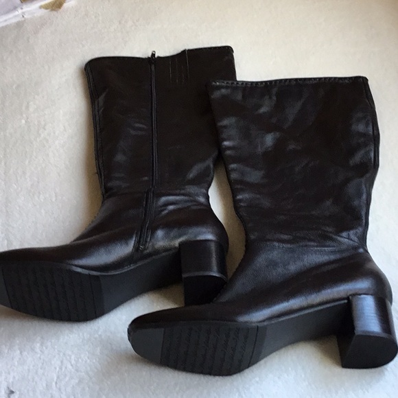 Eddie Bauer Shoes - NWOT Eddie Bower Leather Boots size 11 w/braid